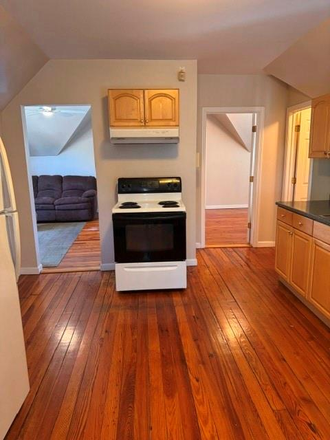 kitchen - Two bed in Darlington neighborhood of Pawtucket. Nearby to Salter Park, and train station. Apartments