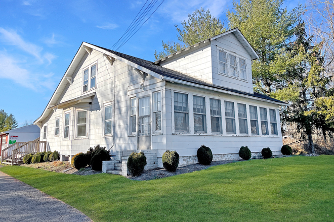 Exterior - 2BR apt-Route 31-Pennington