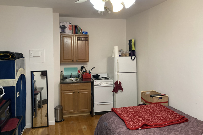 Studio - Studio Available 9/1/25! *CONTACT NOAH 603-470-8181