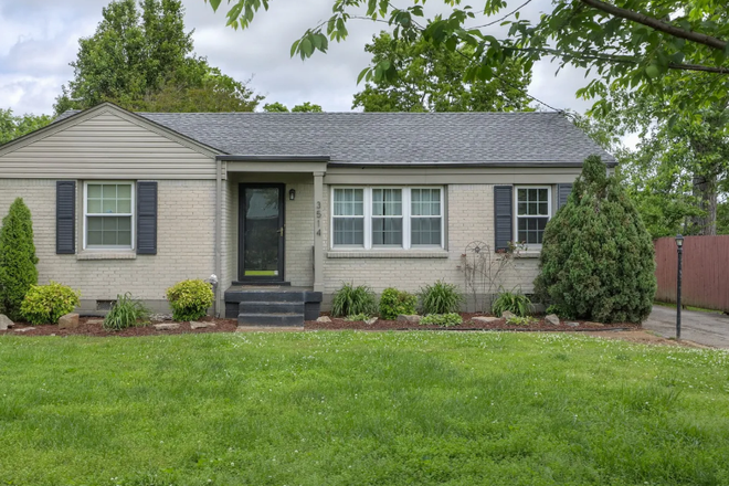 outside street view - House in Glencliff area