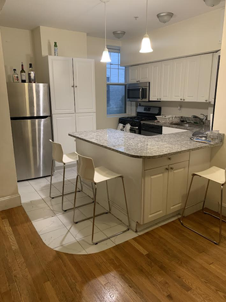 kitchen - Updated 1/11/25 Great 3 bed on Comm near campus