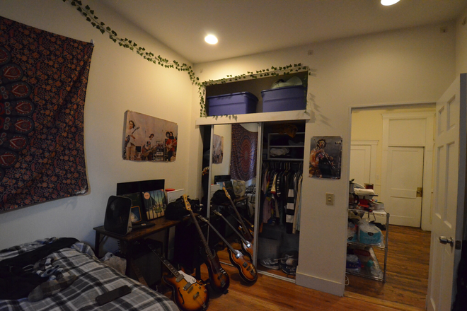 Bedroom - 3 Bedroom 1 Bathroom Apartment Split Style! Located on Hemenway St.