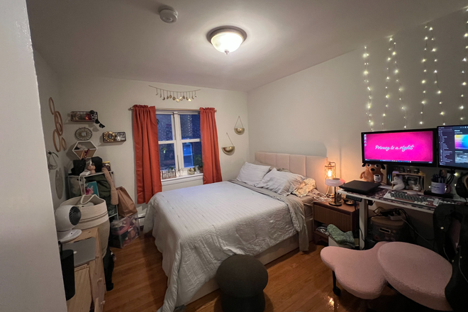 Bedroom 1 - Cozy Apartment on Chiswick Rd. 2 Bed, 1 Bath