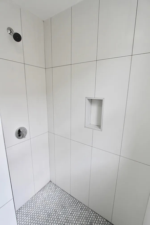Walk-In Bathroom - House Near JFK