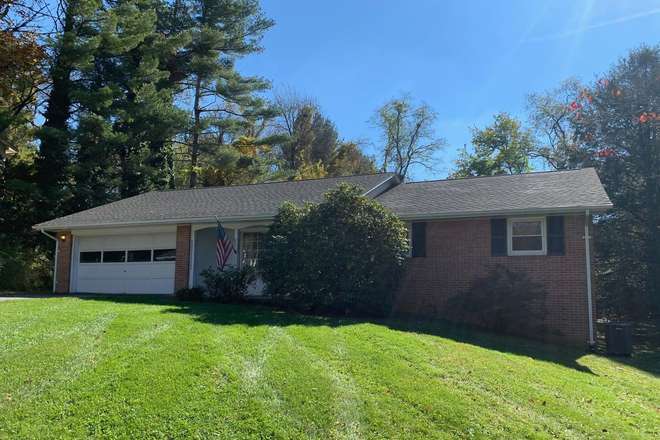  - *RE-RENTAL* 3 Bedroom, 1.5 Bath House