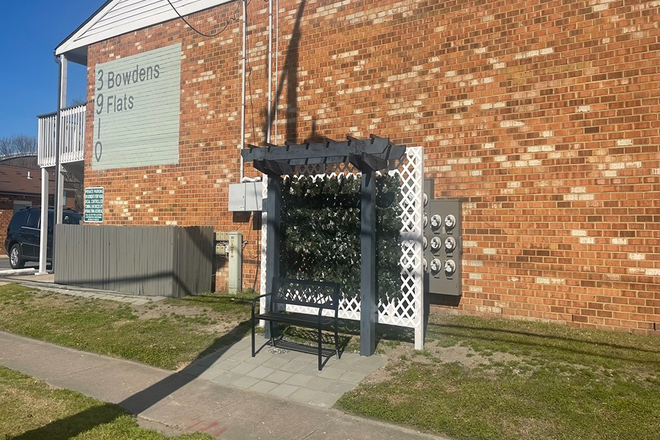 Exterior Front - ODUrent Offers 3910 Bowdens Ferry Road! Apartments