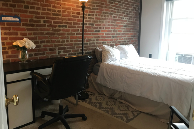 1 - 4th FLOOR 2 bed 2 bath on St Stephen with in unit laundry Apartments