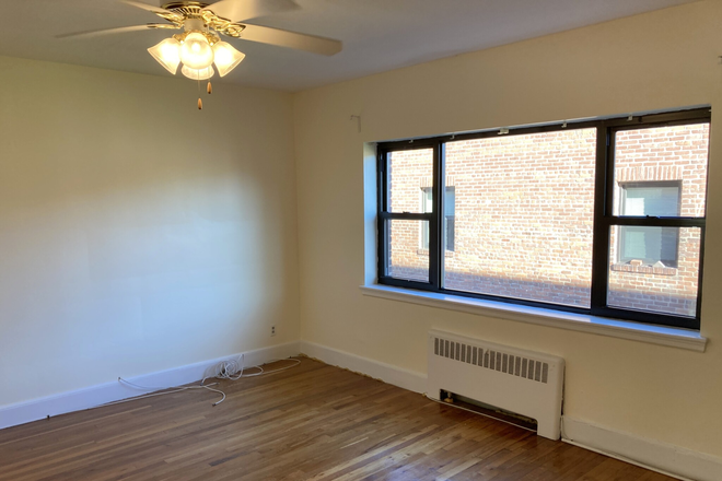 b - 3 Bed - $4200 - H&HW INCLUDED - Longwood Ave - 9/1 Move in