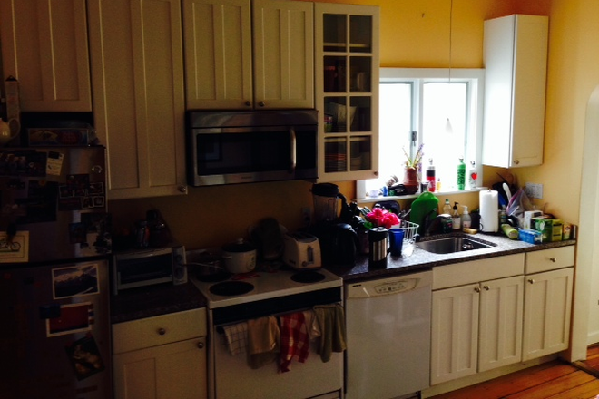 Kitchen - $2,200 / 1br - Beautiful Apt in Victorian on Prospect Hill in Union Square with view of Boston