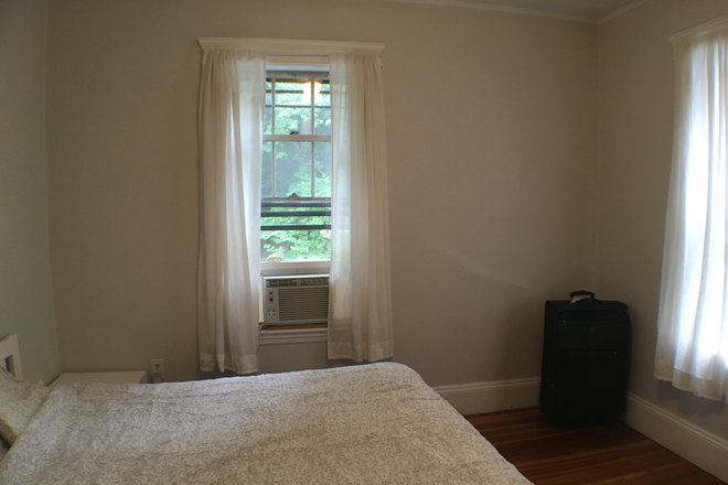 2nd bedroom/study - Quiet Mid Cambridge 2 Bed/1 Bath, Furnished, Parking—Spring semester rental Condo