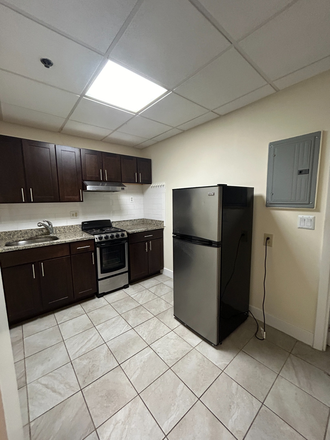 1 - Available Now, Luxury 1 bed, H/Hw Inc., Pet Friendly, No Fee! Apartments