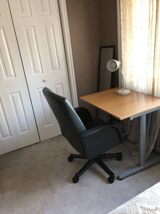 Desk/Study area in small bedroom - Bedroom available starting September 1, 2026