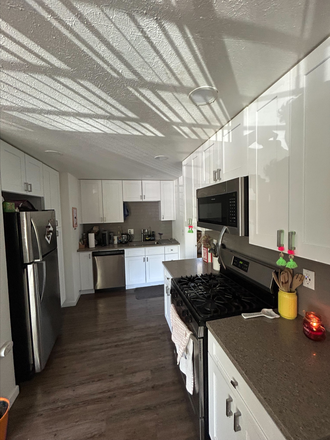 Kitchen - The Phoenix off of 28th and Colorado (3 min walk from campus)