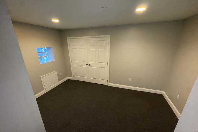 Living Space - Spacious 4-bedroom apartment available