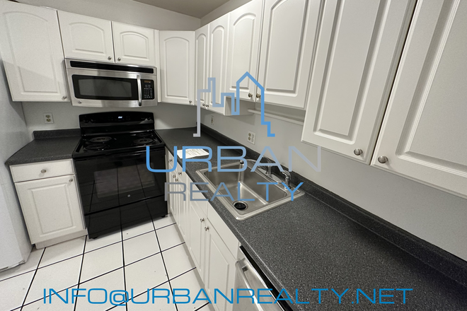 KITCHEN - **AVAILABLE AUGUST 1 / 2025 **       4 BEDROOM 2 BATH BROWNSTONE IN CLEVELAND CIRCLE Apartments