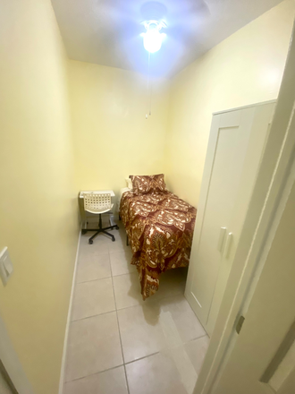 Bedroom - EUROPEAN COVE, ONLY $700.00 A  MONTH AND $300 SECURITY DEPOSIT, ALL UTILITES INCLUDED!!