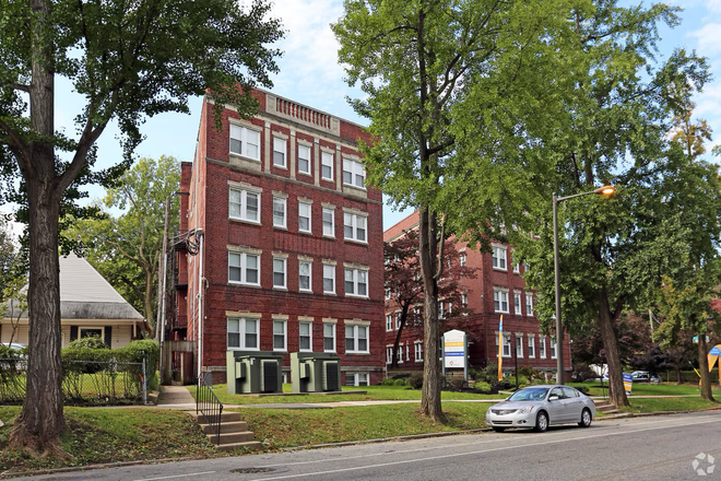 Outside Building View - 1BR/1BA Overbrook Apartment Available for Sublet