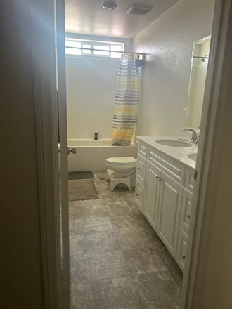 Bathroom - Single Room included utilities
