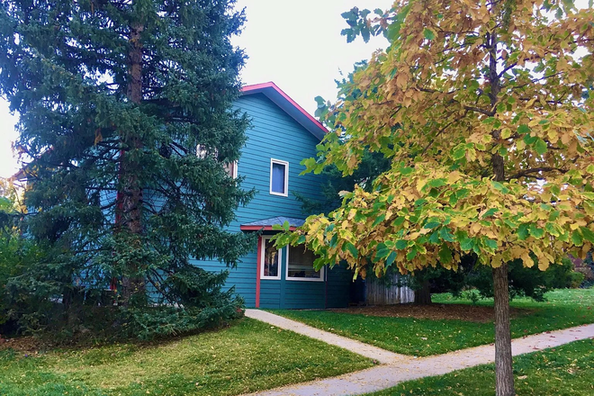 Front View of House - Private apartment off 10th Street near CU Boulder/Chautauqua – Spring 2026 sublease
