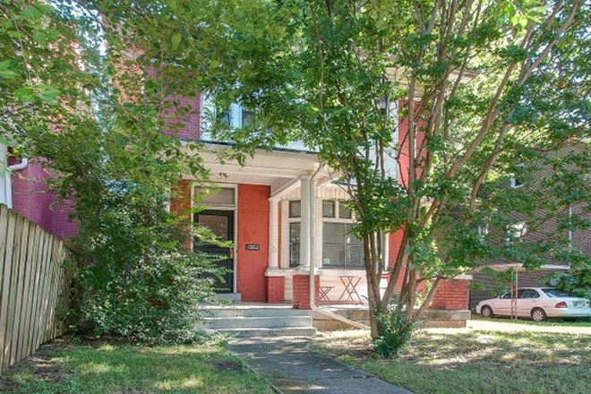 Exterior - Two Bedroom (1 bed available) top floor of house, close to campus, spring sublet