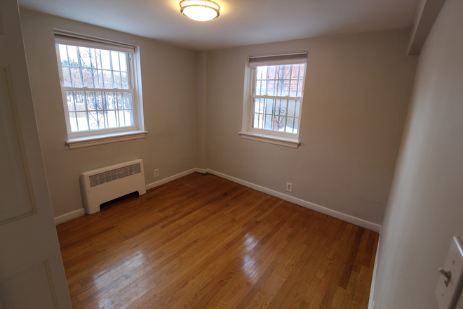 3 - Cozy 2 bed near Harvard Radcliffe Quad Condo