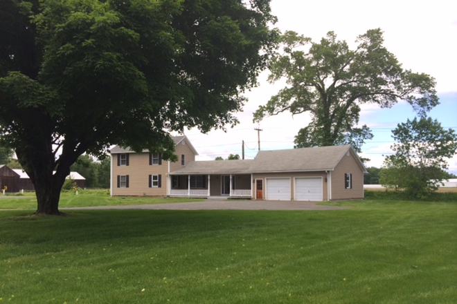 Exterior home picture - Available July 1, 2026 Four Bedroom home in Hadley, 1.5 mi to UMASS 2 car garage, hardwood floors