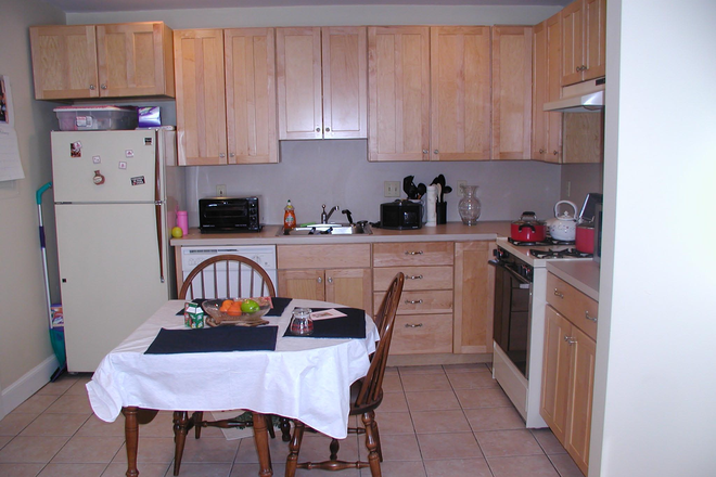 Kitchen - Charlestown Walk to I.H.P. Apartments