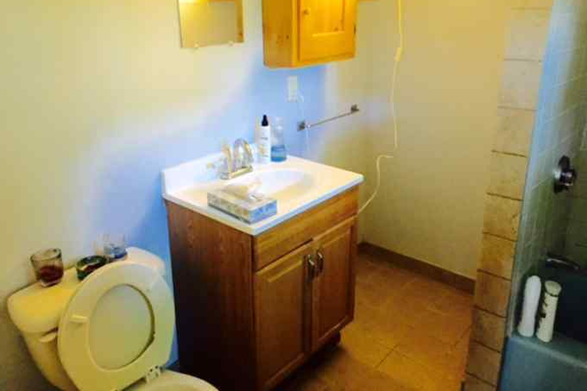 bath - Fantastic location! large studio seperate kitchen, MIT, Kendall redline Apartments