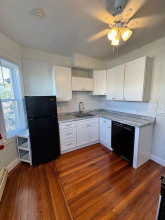 kitchen - Renovated 1 bed in Oak Hill neighborhood Pawtucket near East Side