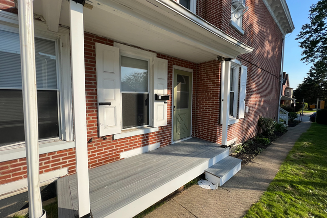 Exterior - 433 S High Street
