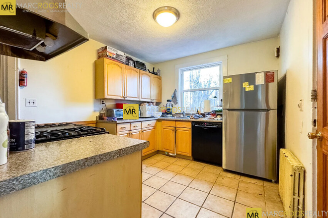 Call NOW for showings! 617-236-8600 - MANET RD - *NO FEE* XL 2ND FLR 4BR/1BA IN CH HILL NEAR BC AVAIL *9/1/2026* W/ LNDRY IN BLDNG, PRKNG!