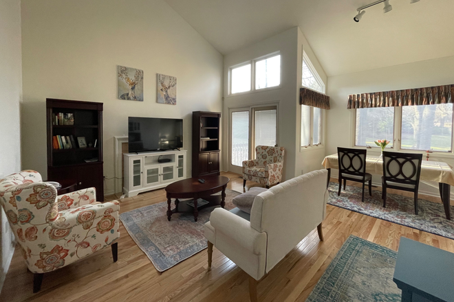 Living Room - Furnished room for female-Sayre Dr-Princeton