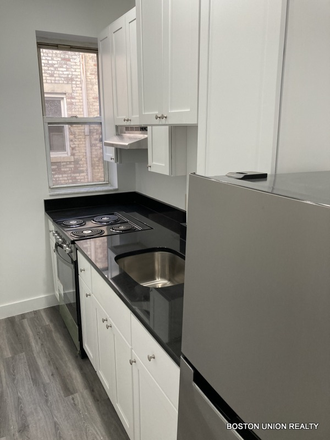 Call/text 602-317-9877 for a showing. - 9-1-26 / Just Listed / Renovated 2BR Granite + Stainless Kitchen / Look at Pics!