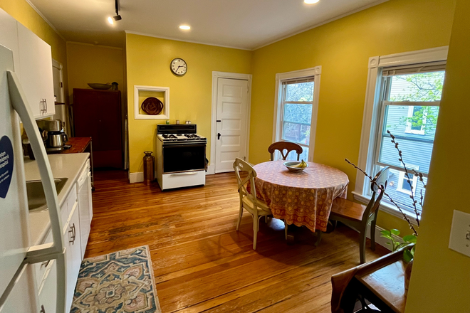 Big, sunny, eat-in kitchen - 2 BR + 2 Studies in big, bright, quiet apt, w/porch & yard, 5 min to Central Square T
