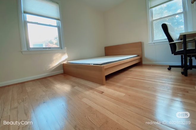 upper level bedroom 1 - 5007 Laguna Rd House