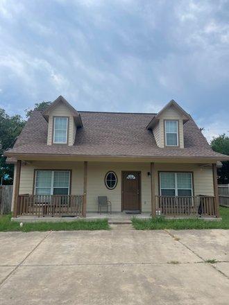 street view - 509 Olive St. Bryan, TX.  Close to campus and bus routes.