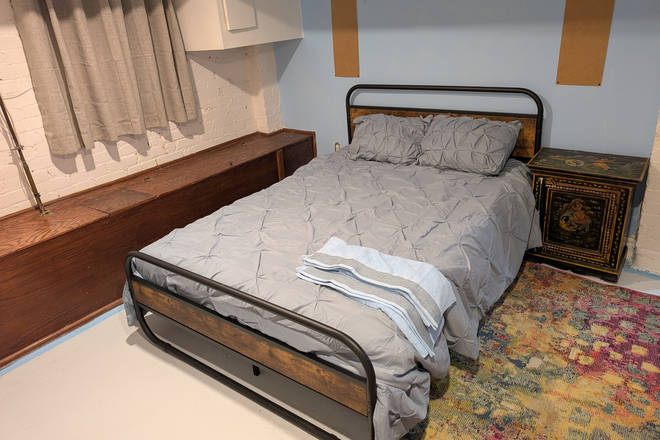 1 Bedroom with Double Sized Bed - Private Basement suite for rent at Davenport Road