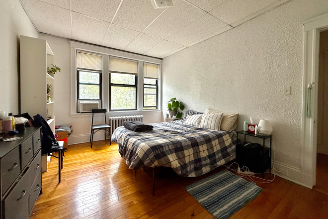 bedroom - NO FEE! North Brookline 3 bed, pet friendly for 8/1 Apartments