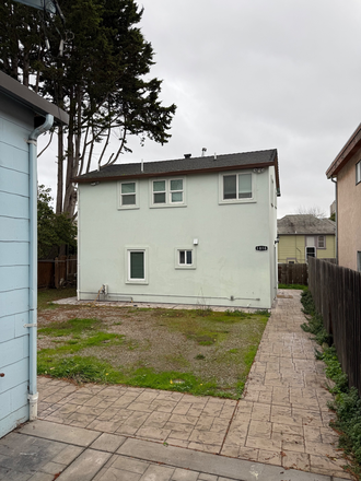 Two story apartment - 2 story independent apartment with 2 Parking Spots