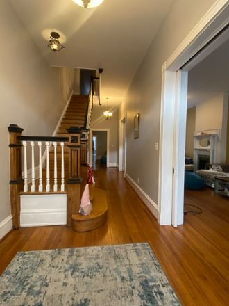 Foyer - Rooms for Rent, Close to Monroe Park Campus - 2 Rooms Available House