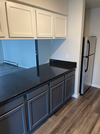 Kitchen - 633 S Dodge Street-  Near Campus! Free Internet! Apartments