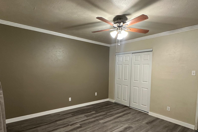 Room 2 - Private Rooms  – Clean | Safe | Student-friendly House