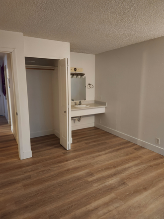Bedroom with sink - Looking for a Roomate! Apartments