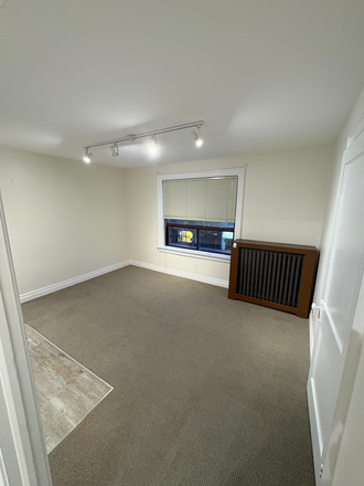Living Room Entry - Bloor St Large Renovated Bachelor Apt.