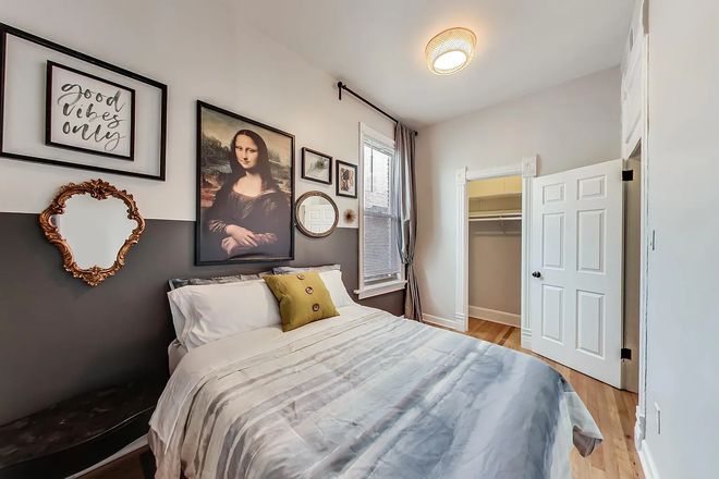 Bedroom - 850 South Loomis Street Apartments