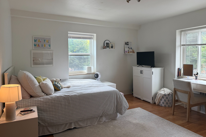 The corner bedroom I'm listing for rent (Bedroom 1 on floor plan) - Spring/Summer 2026 RENT DEAL: 1, 2, 3 or 4 rooms in HUGE, 4 bd/4 bath, TOP FLOOR apt on the Hill