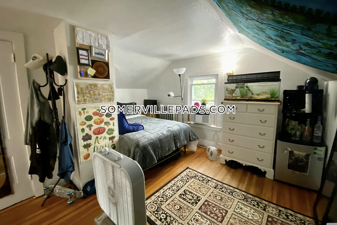 Bedroom - One bedroom for Spring 2027 sublet close to campus House