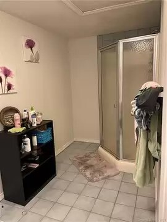 bathroom #2 - 4 bd  ,2 ba Fully/Partially furnished . Looking for 2 more grad students or senior! House