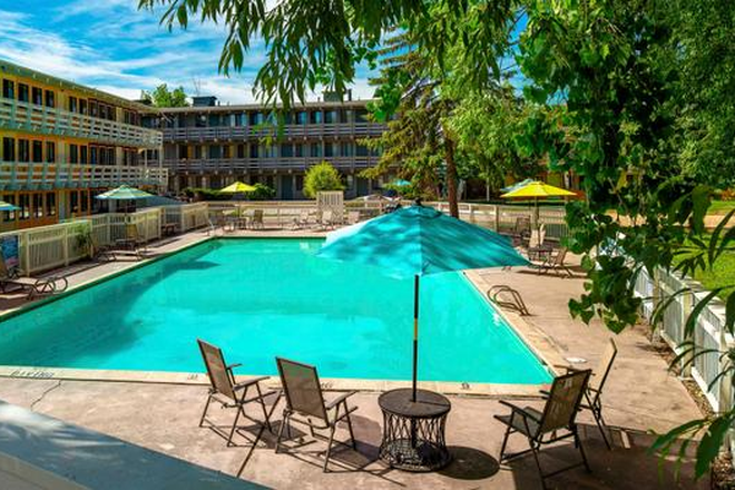 Pool and sun deck - Buffalo Canyon Apartments
