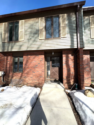 Front Door - Winston Court - perfect for small family, PHD and Graduate student